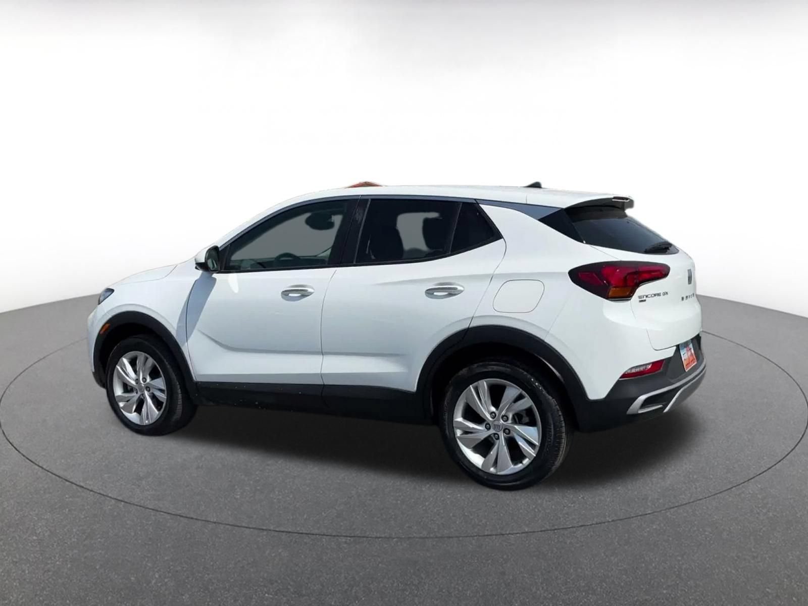 Used 2025 Buick Encore GX Preferred AWD/4WD image 9