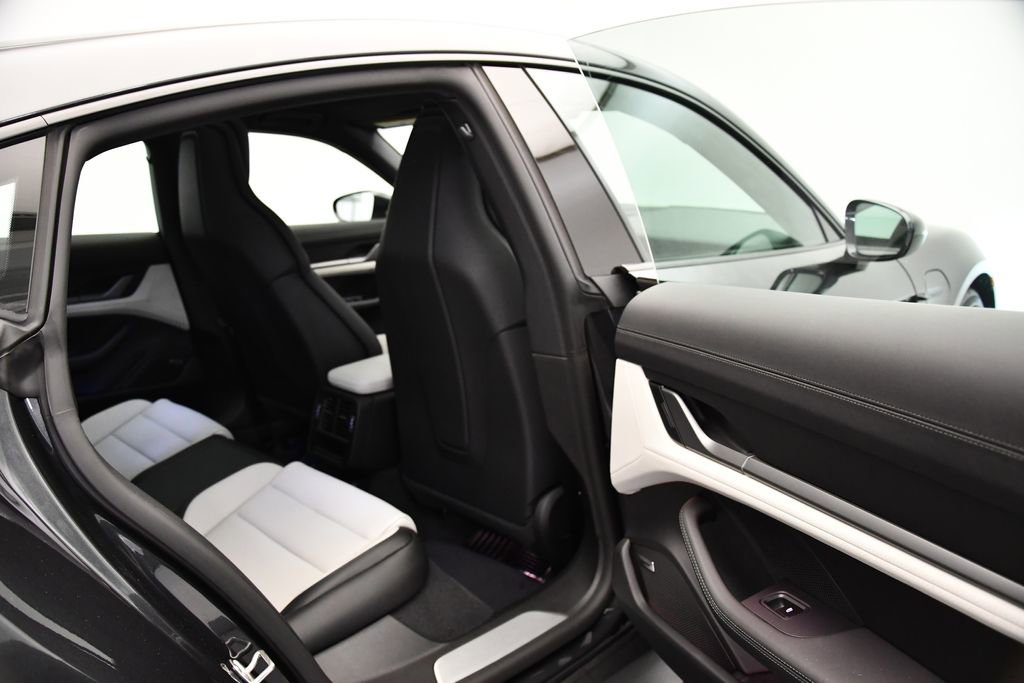 Used 2025 Porsche Taycan image 52