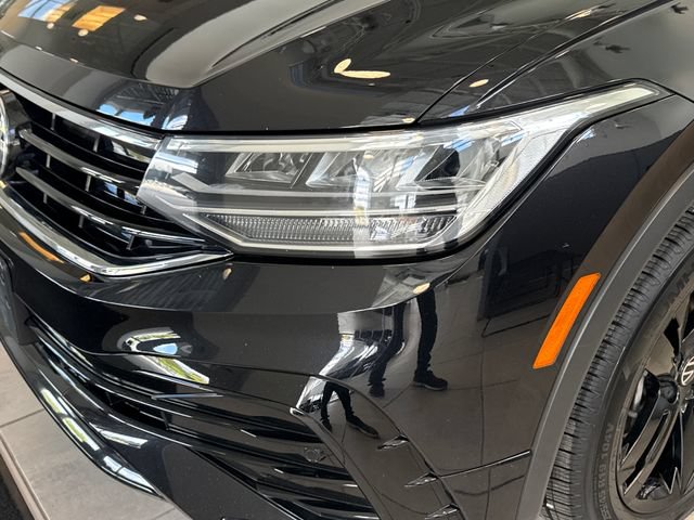 Used 2023 Volkswagen Tiguan SE R-Line AWD/4WD image 12