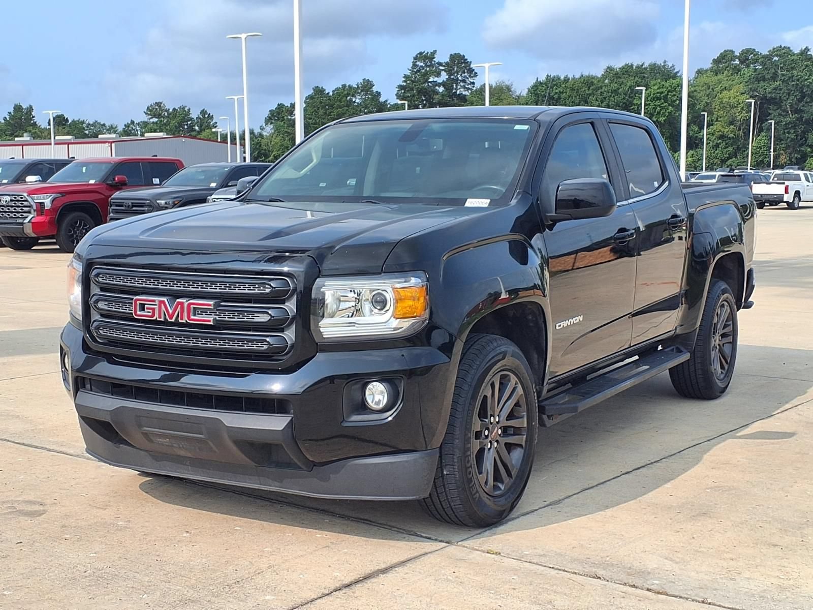 Used 2019 GMC Canyon SLE w/ Elevation Edition RWD image 3