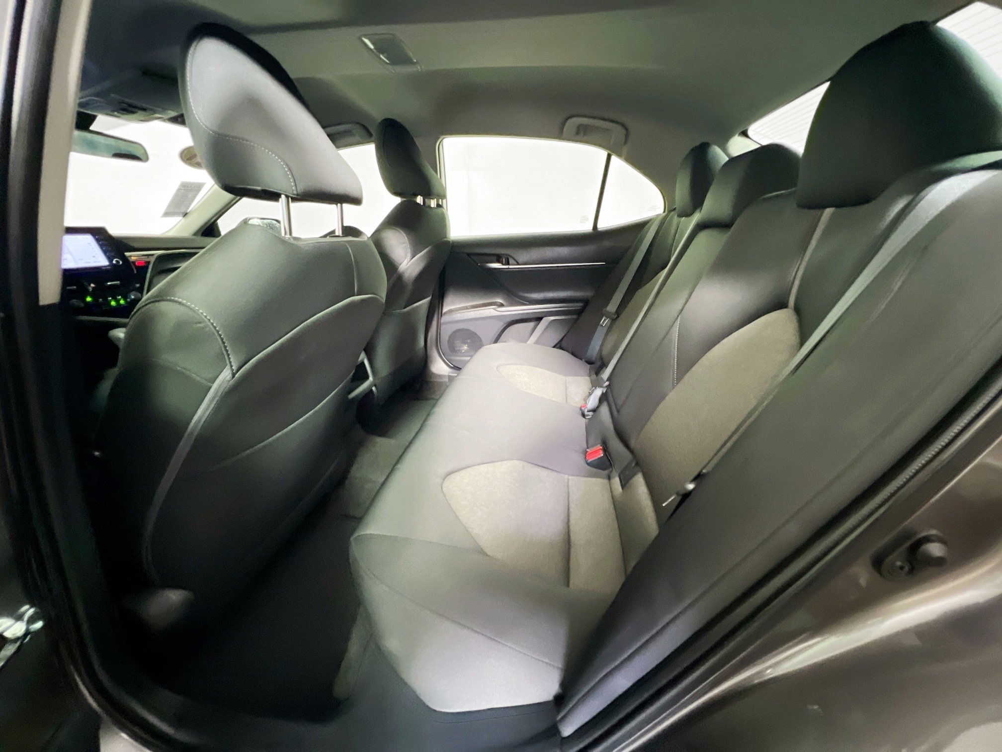 Used 2021 Toyota Camry LE w/ Carpet Mat Package (TMS) image 28