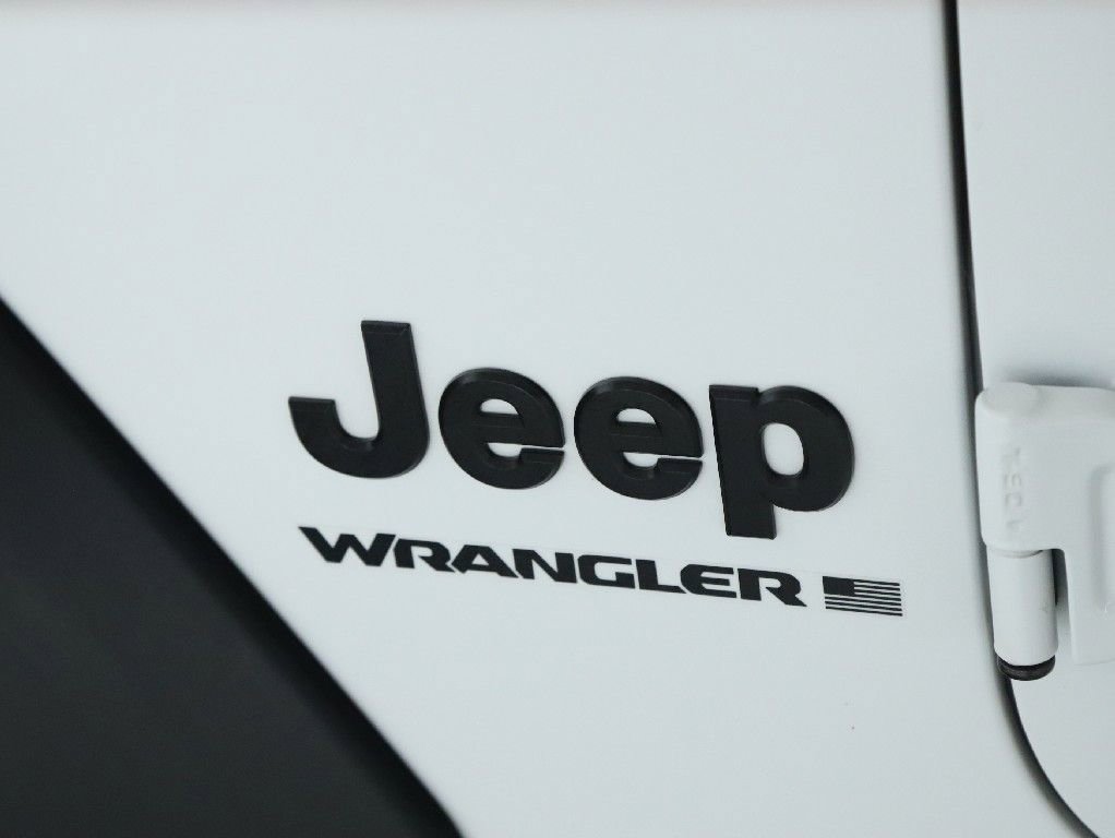 Used 2025 Jeep Wrangler Sport S image 38