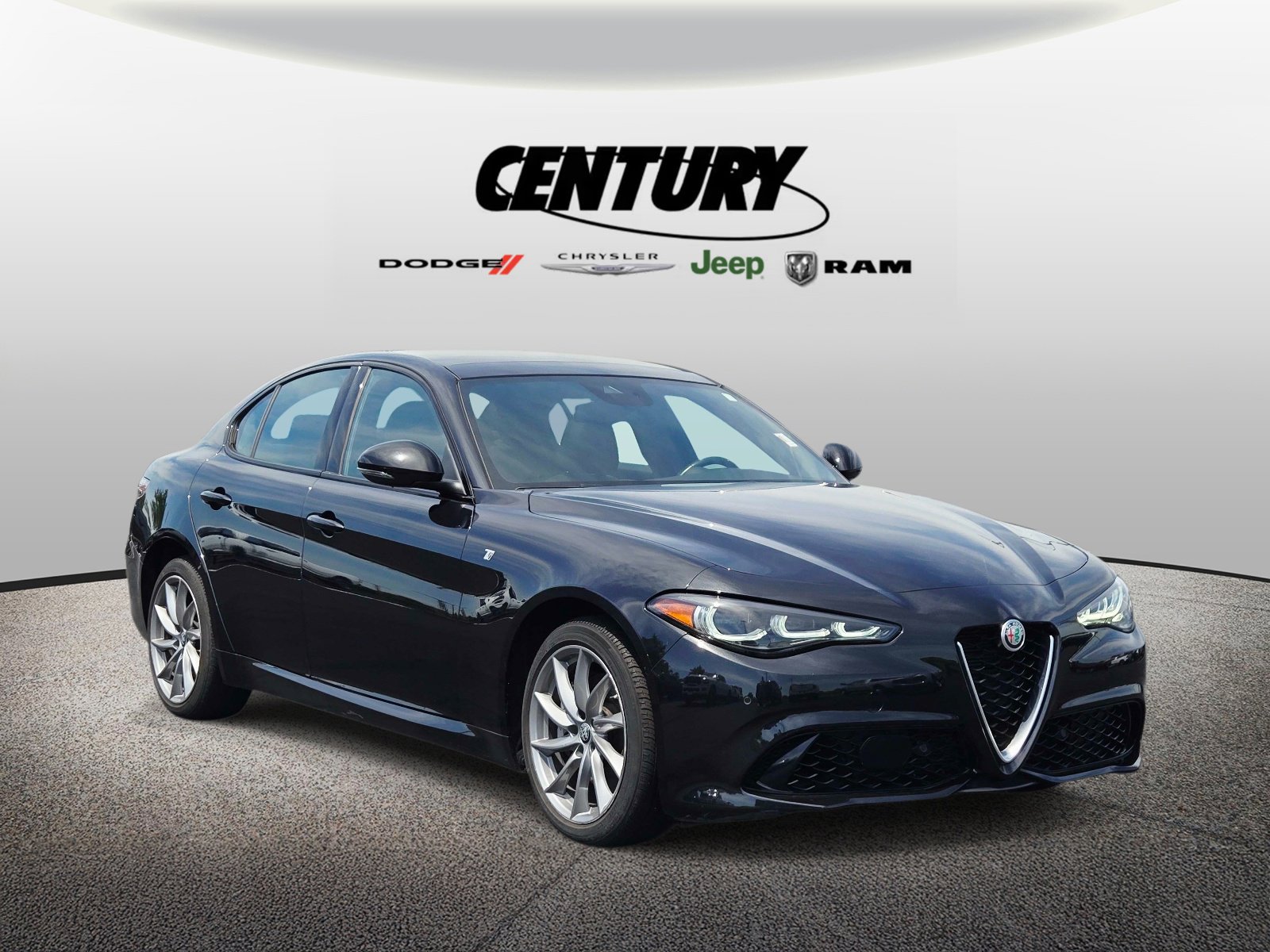 Used 2024 Alfa Romeo Giulia Ti AWD/4WD video 1