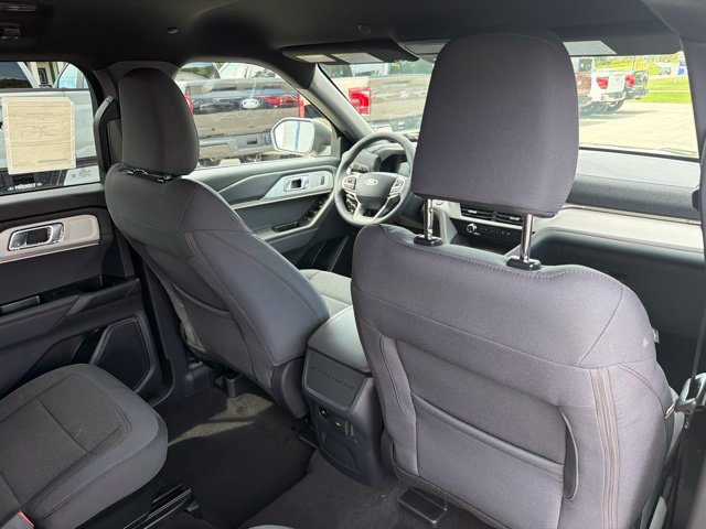 Used 2027 Ford Explorer Active AWD/4WD image 36