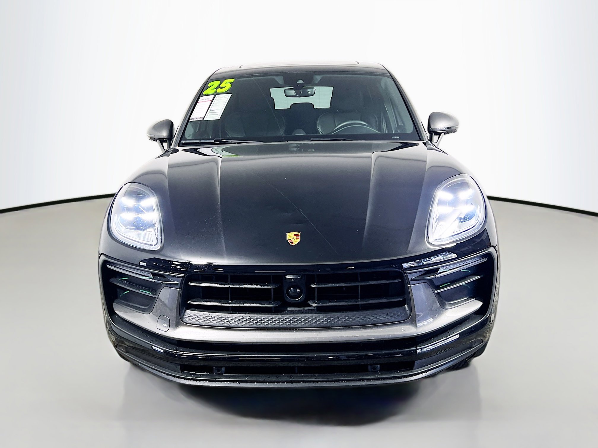 Used 2025 Porsche Macan Turbo image 11