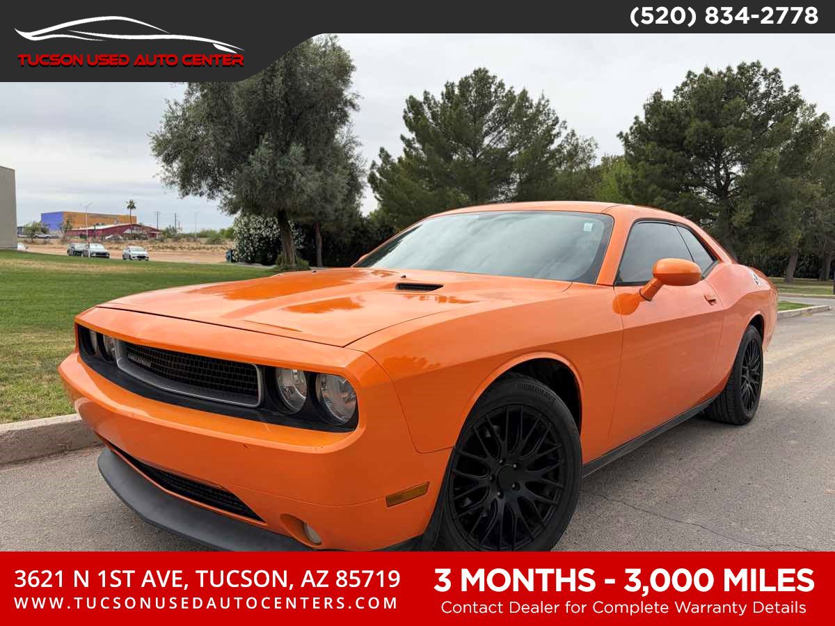 Used 2012 Dodge Challenger SXT image 1