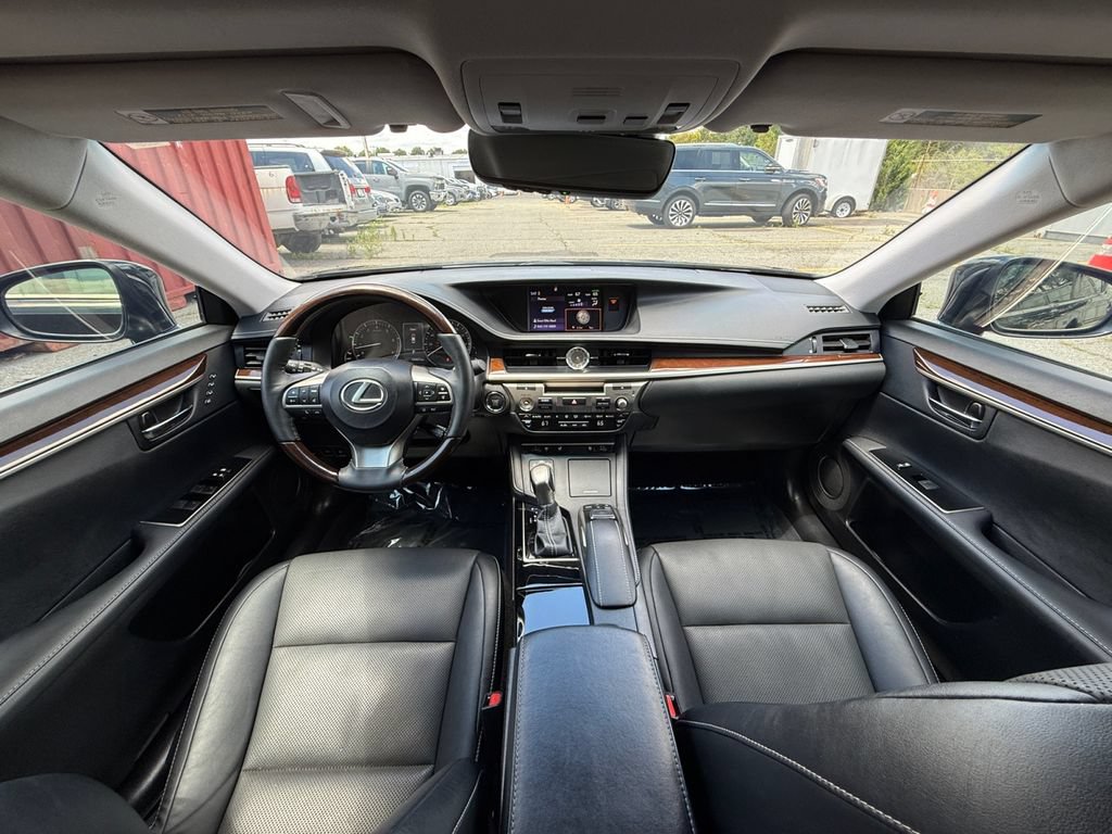 Used 2017 Lexus ES 350 w/ Navigation System Package FWD image 26