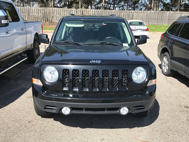 Used 2017 Jeep Patriot Latitude AWD/4WD image 10