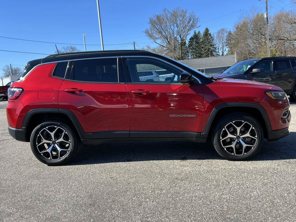 Used 2025 Jeep Compass Limited AWD/4WD image 37
