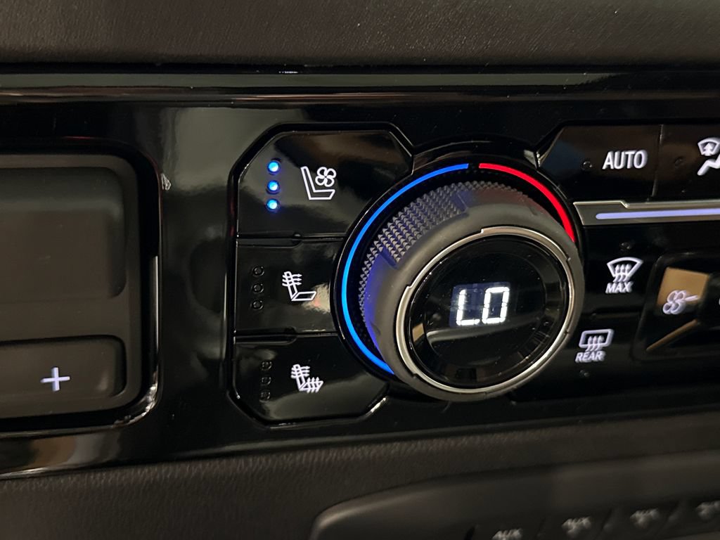 New 2026 Chevrolet Silverado 3500 High Country w/ High Country Premium Package AWD/4WD image 19