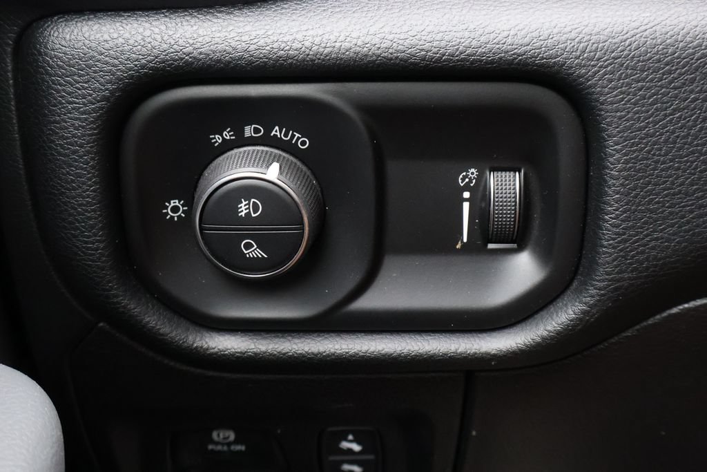 Used 2022 RAM 1500 Big Horn AWD/4WD image 37