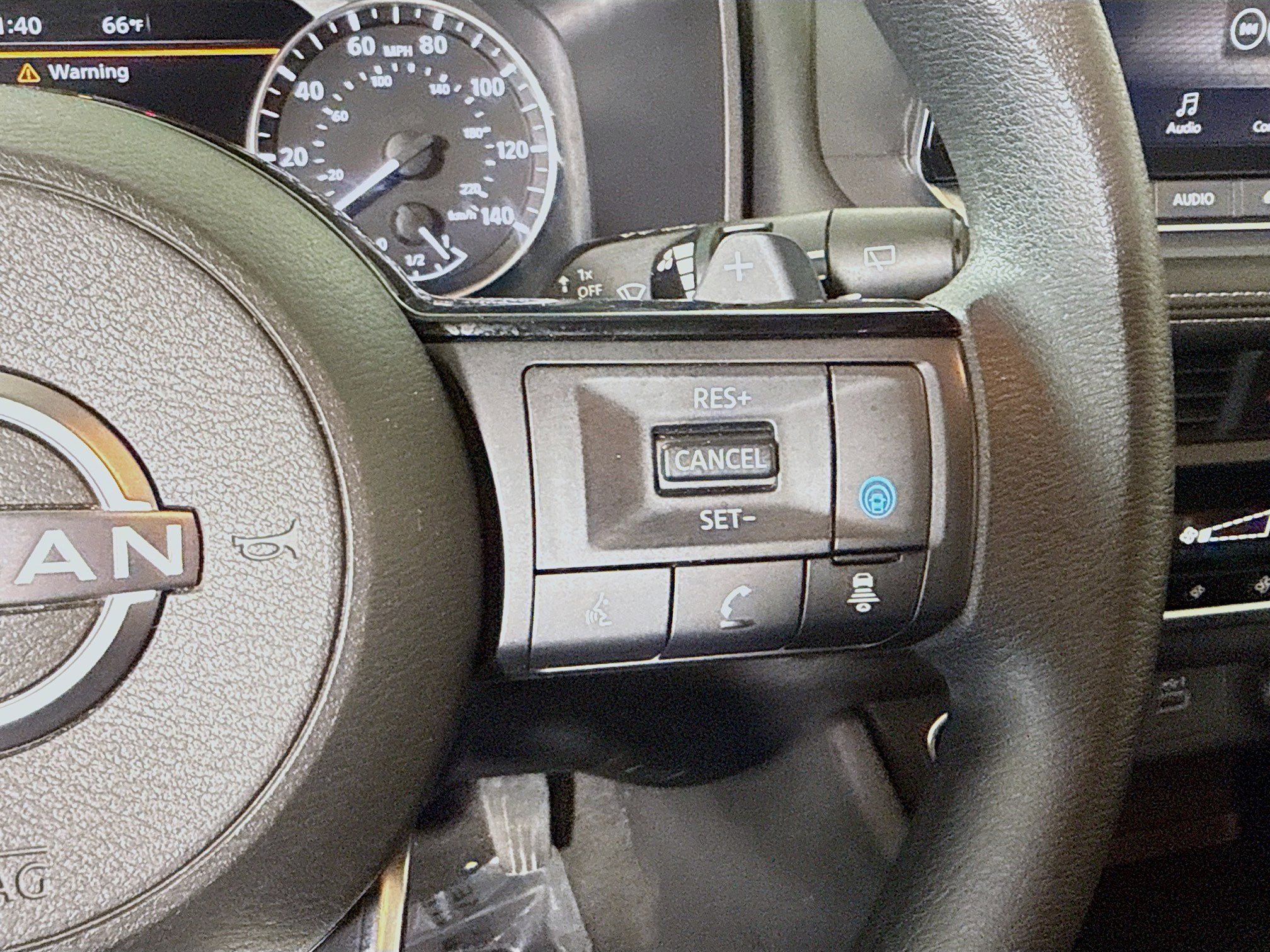 Used 2023 Nissan Rogue SV image 8