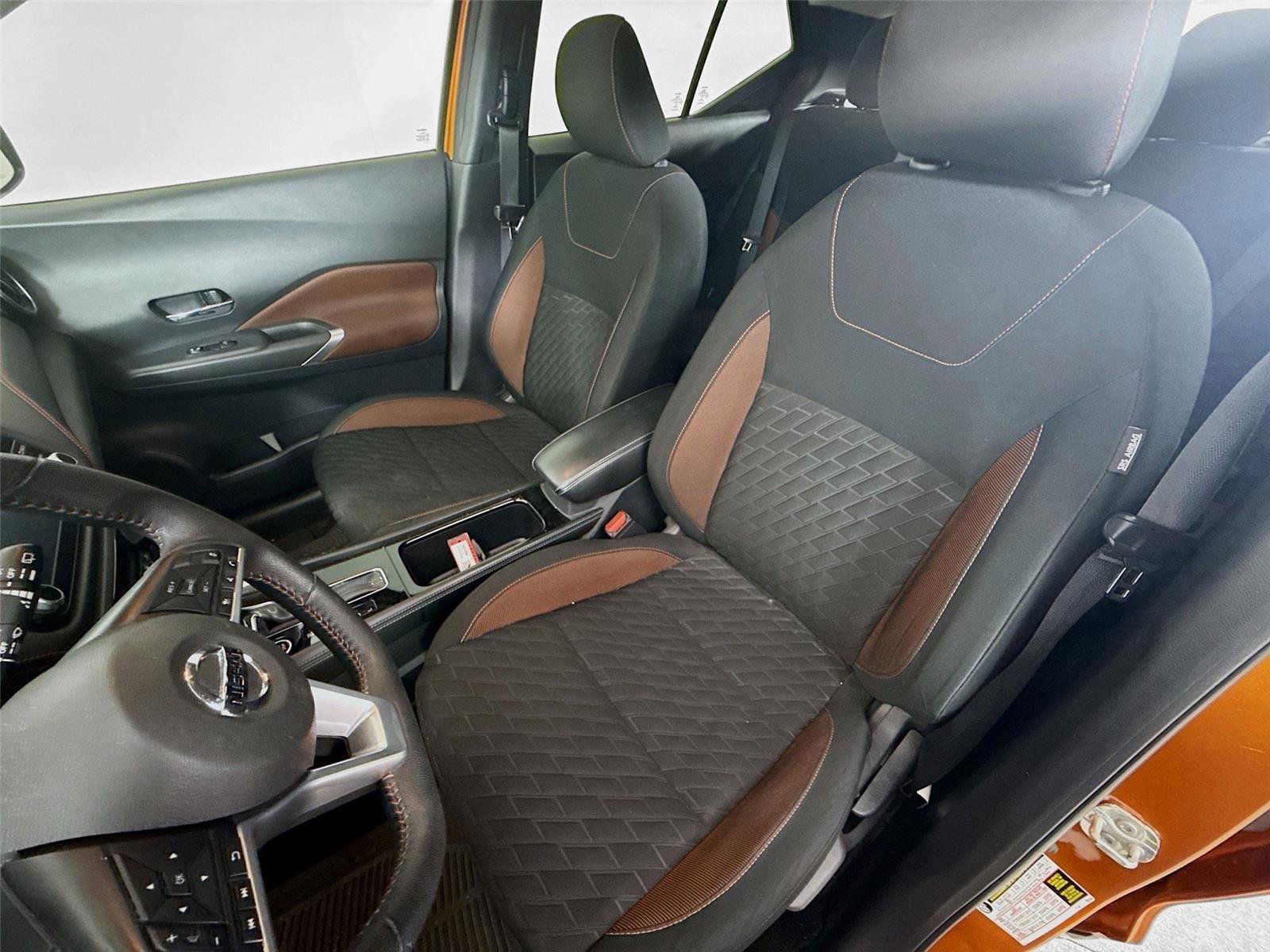 Used 2021 Nissan Kicks SR image 2