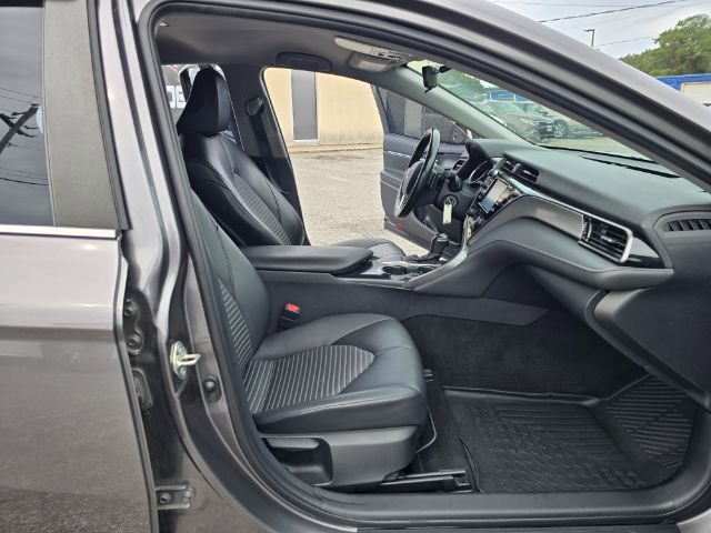 Used 2020 Toyota Camry SE image 11