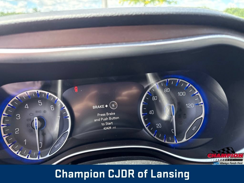 Used 2017 Chrysler Pacifica Touring-L Plus FWD image 23