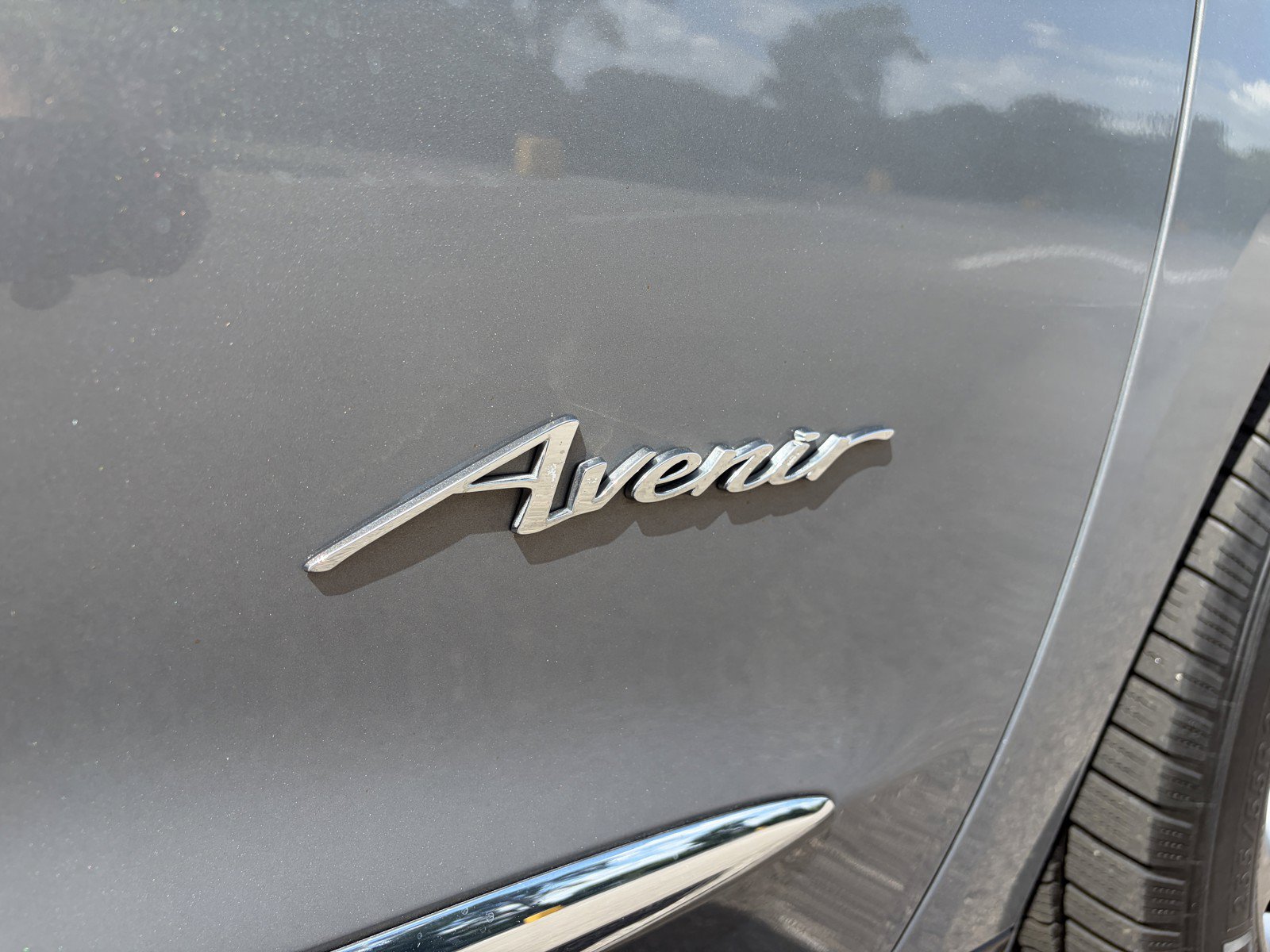 Used 2019 Buick Enclave Avenir w/ Avenir Technology Package AWD/4WD image 35