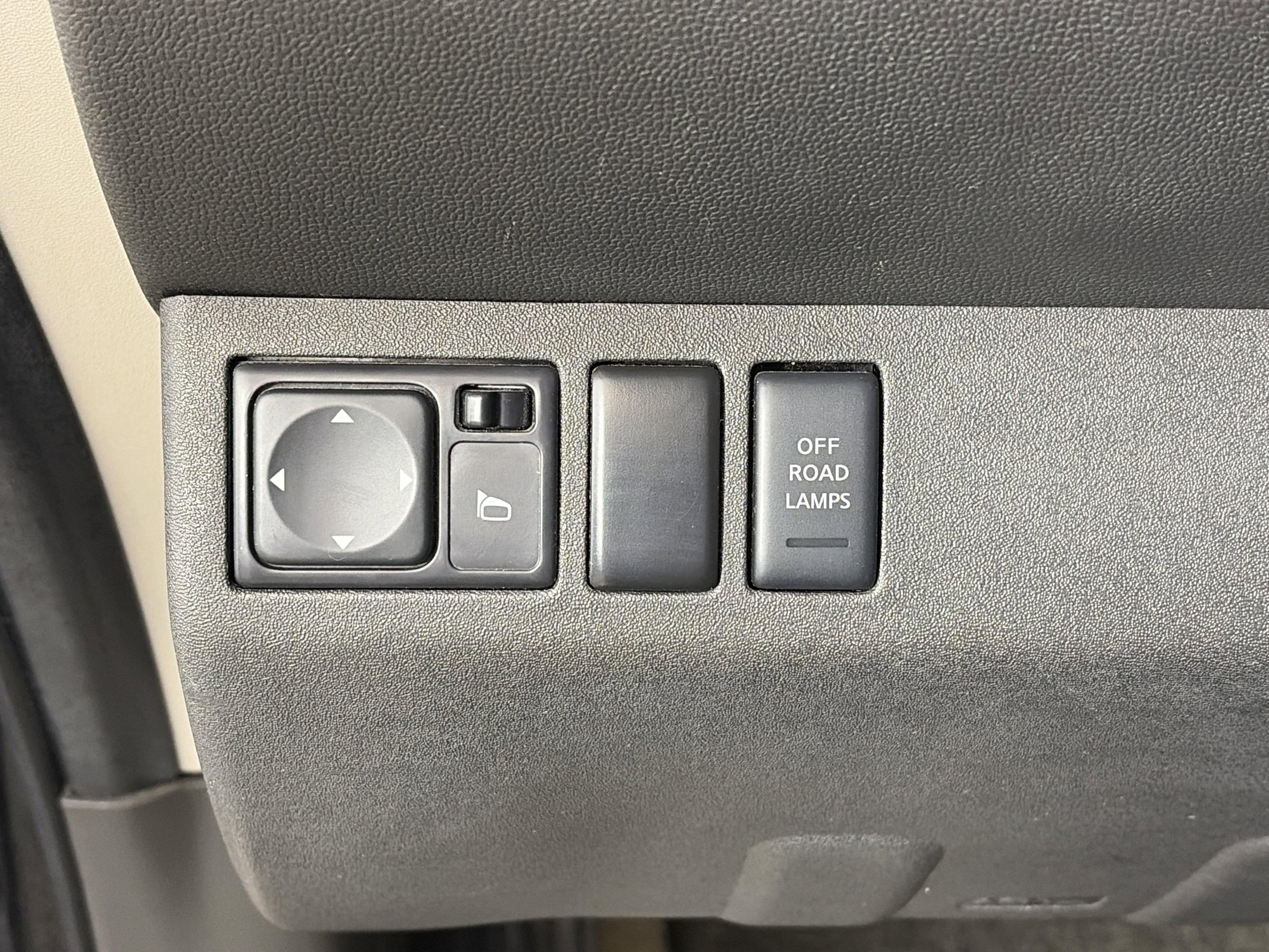 Used 2013 Nissan Xterra PRO-4X w/ Pro-4x Leather Pkg image 26