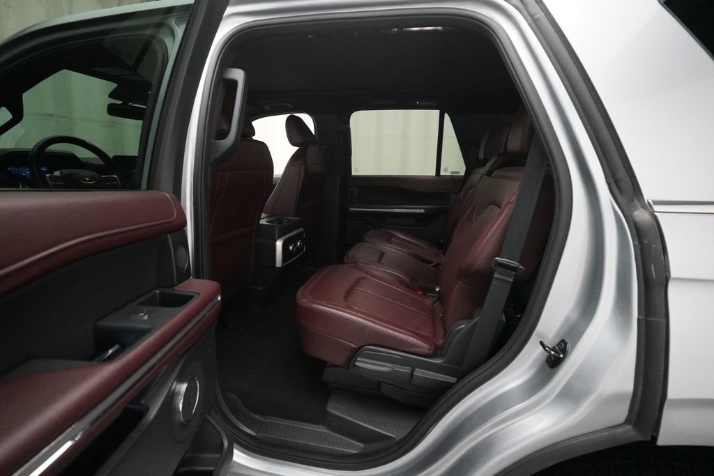 Used 2024 Ford Expedition Limited image 16