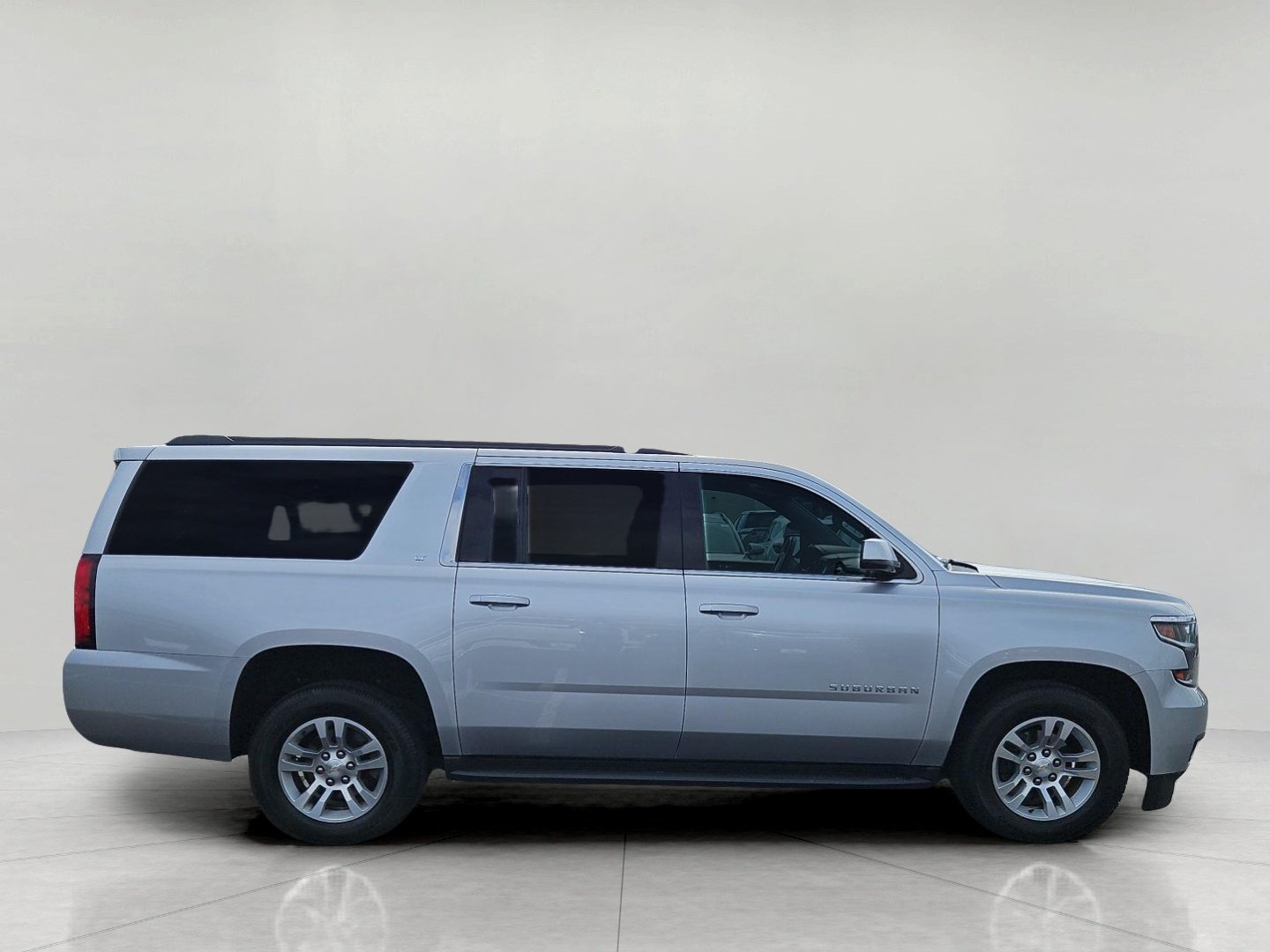 Used 2018 Chevrolet Suburban LT AWD/4WD image 9