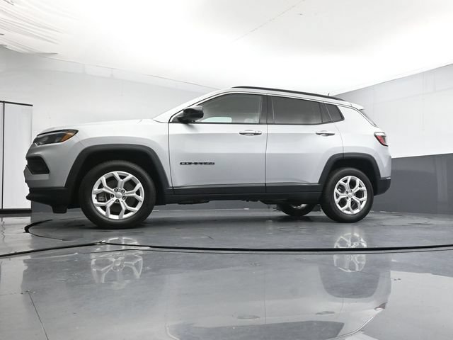 Used 2024 Jeep Compass Latitude AWD/4WD image 26