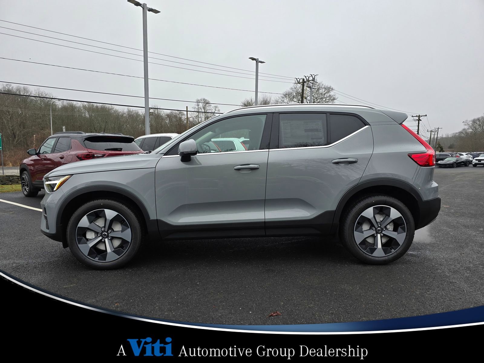 Used 2025 Volvo XC40 B5 Core w/ Protection Package Premier image 5