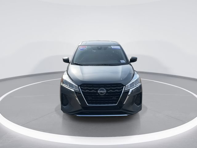 Used 2025 Nissan Kicks Play S FWD image 2