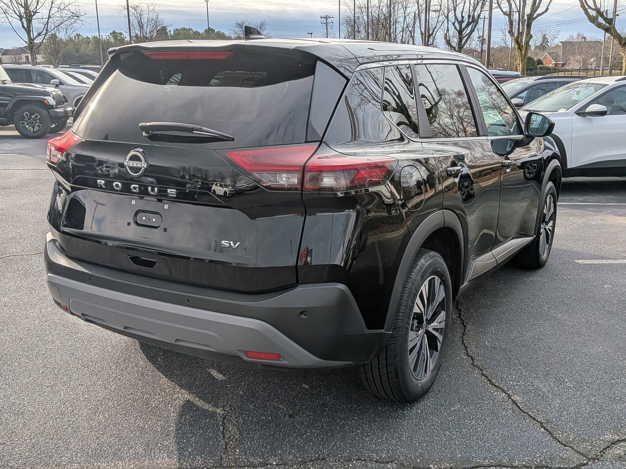 Used 2023 Nissan Rogue SV image 9