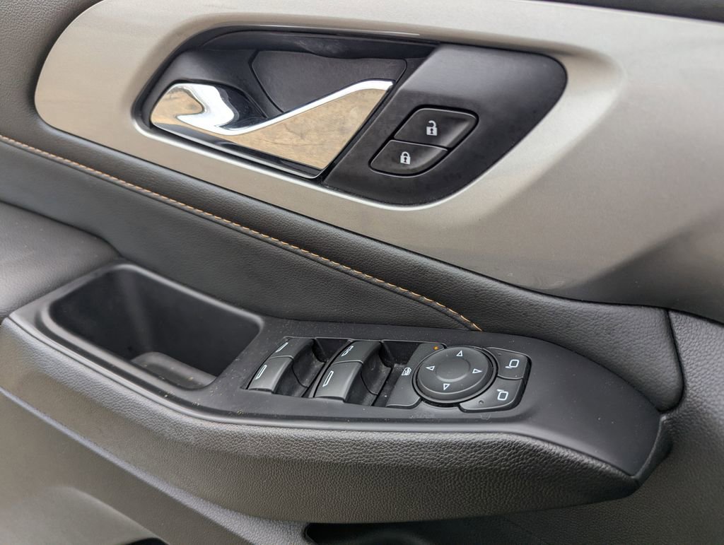 Used 2020 Chevrolet Traverse RS image 18