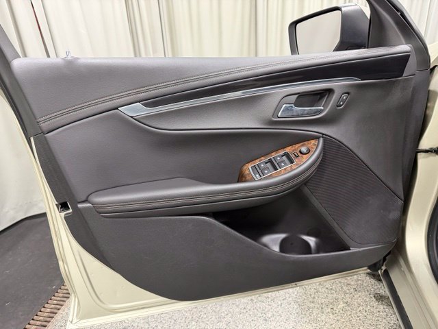 Used 2014 Chevrolet Impala LT FWD image 16