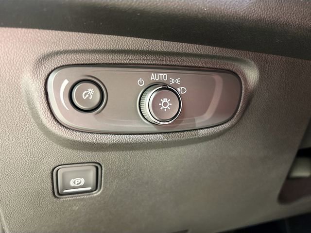 Used 2022 GMC Terrain SLE w/ Driver Convenience Package image 12