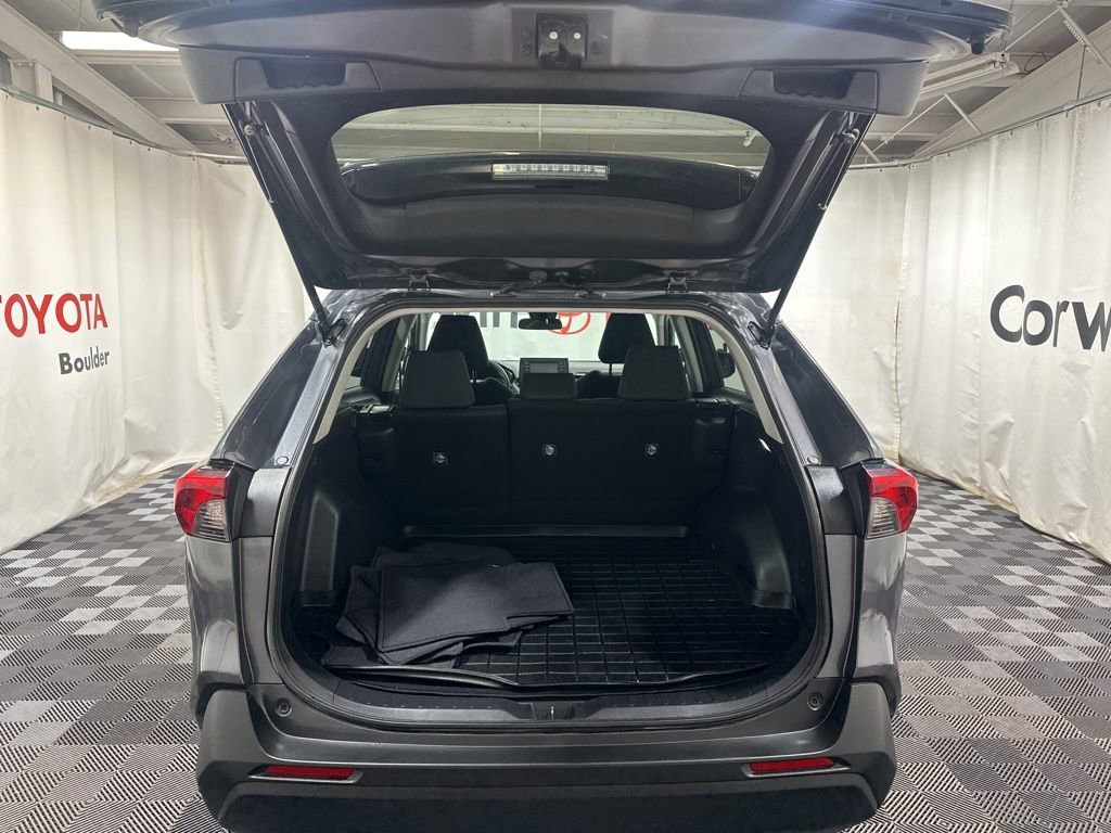 Used 2022 Toyota RAV4 LE image 16