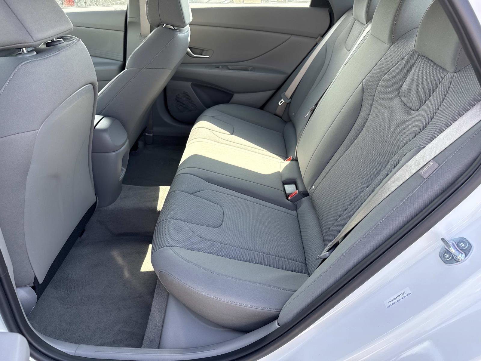 New 2026 Hyundai Elantra SE FWD image 10