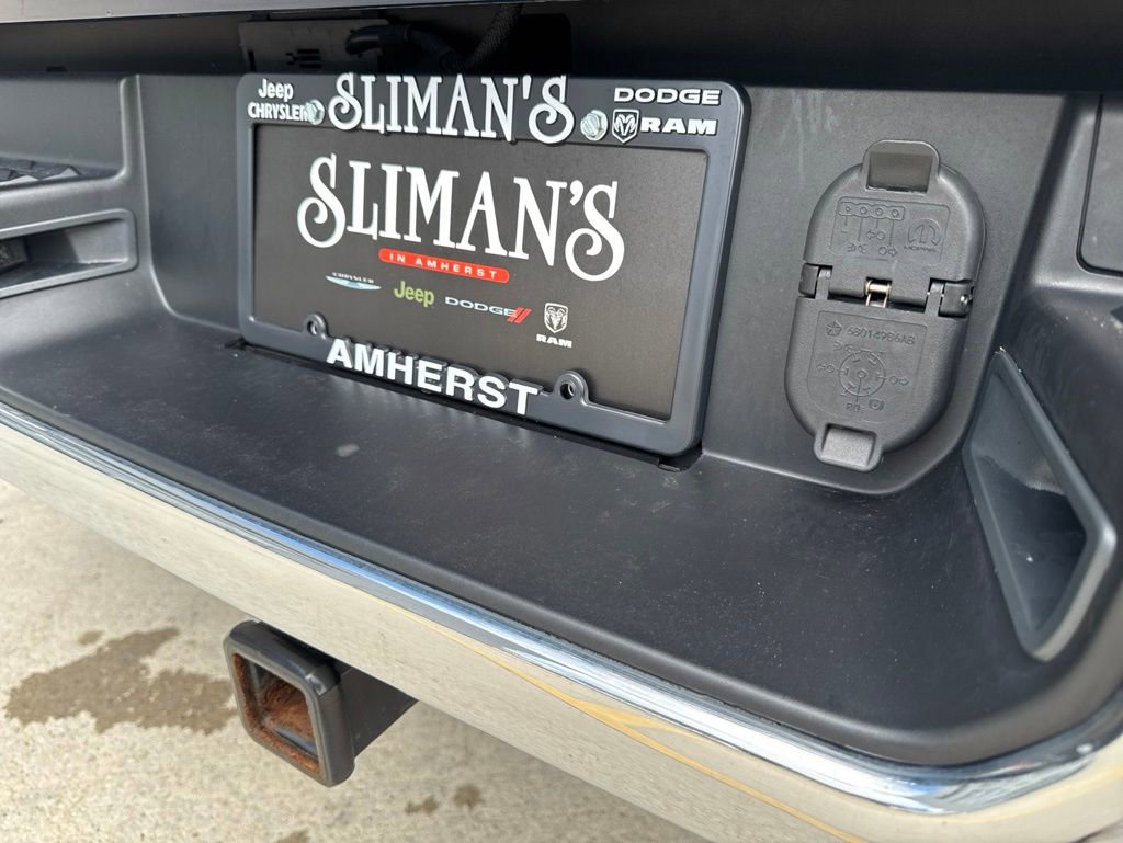 Used 2024 RAM 1500 Laramie AWD/4WD image 18
