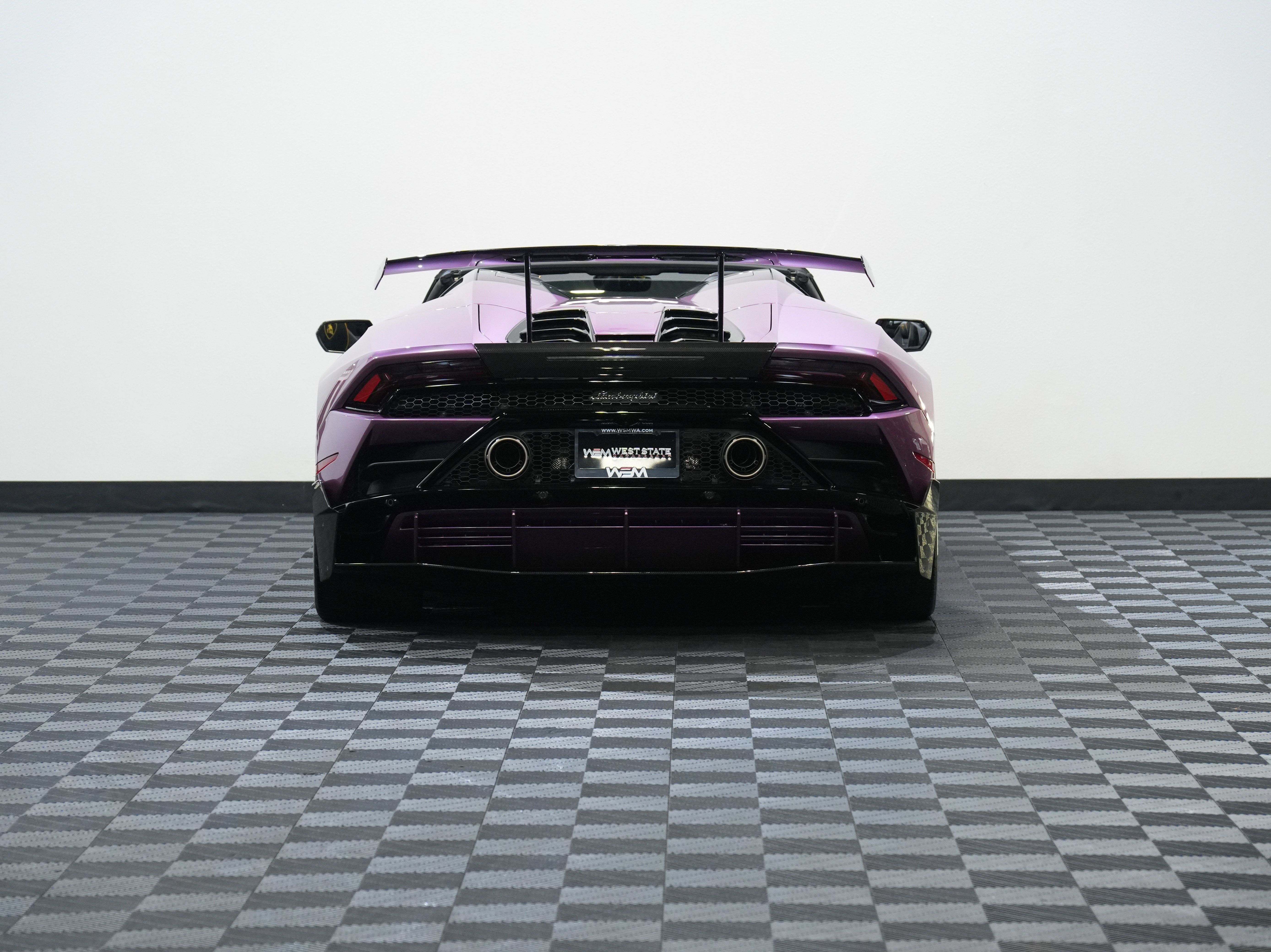 Used 2024 Lamborghini Huracan EVO image 7