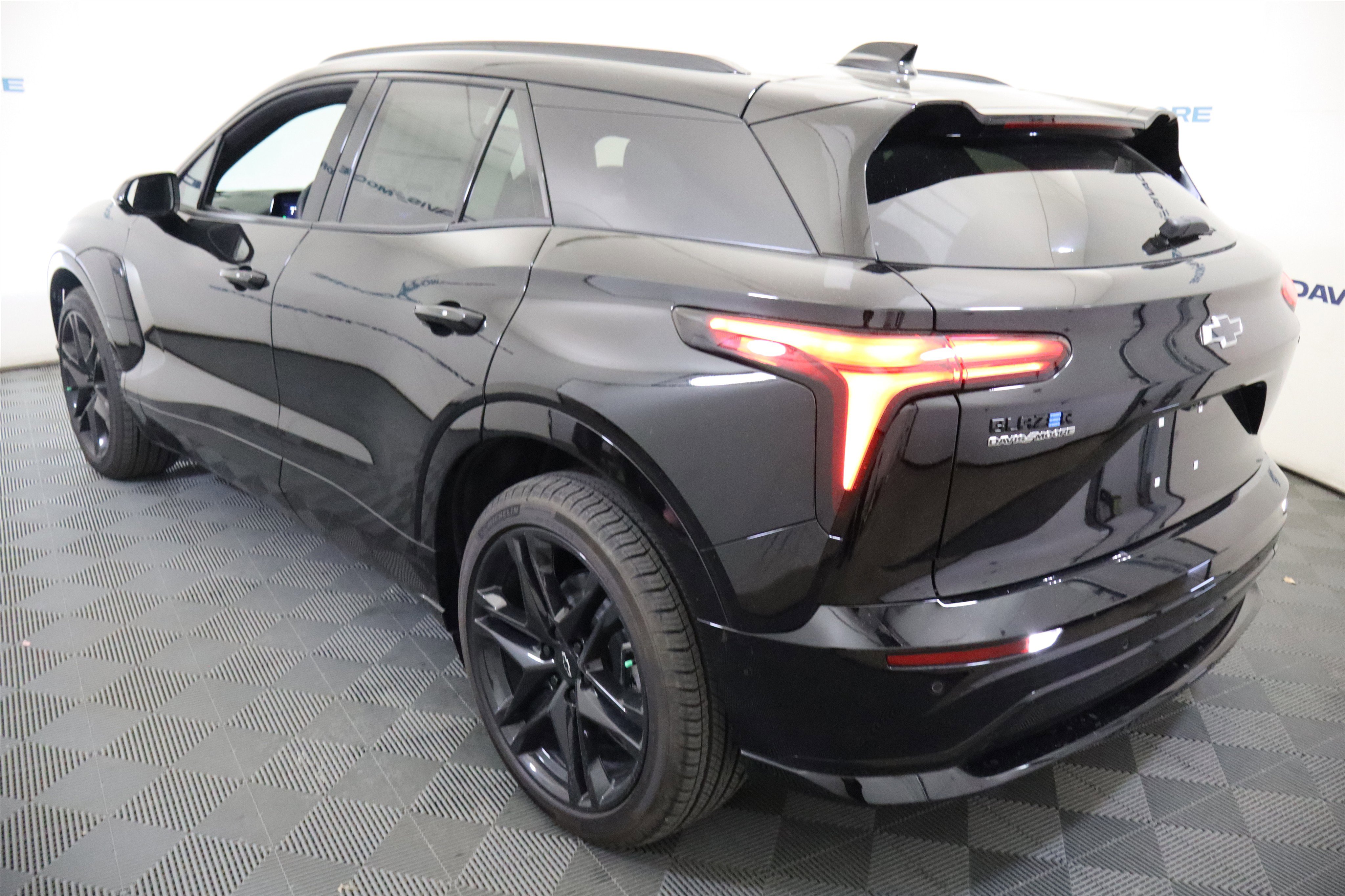 New 2025 Chevrolet Blazer EV RS image 10