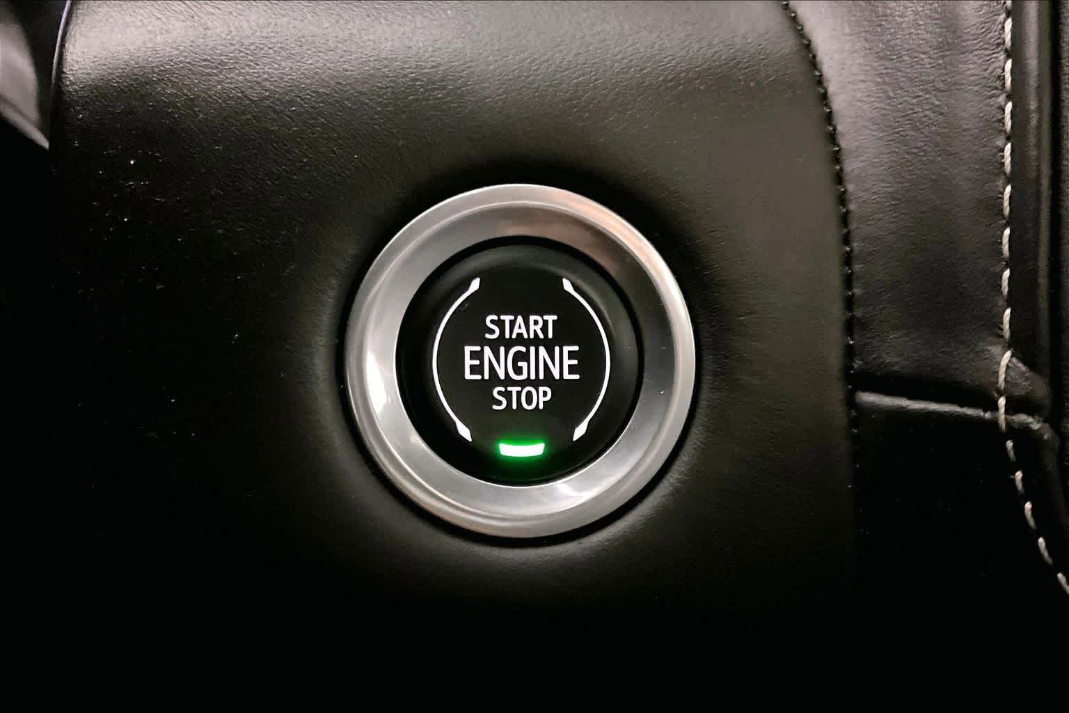 Used 2023 GMC Yukon Denali Ultimate AWD/4WD image 34