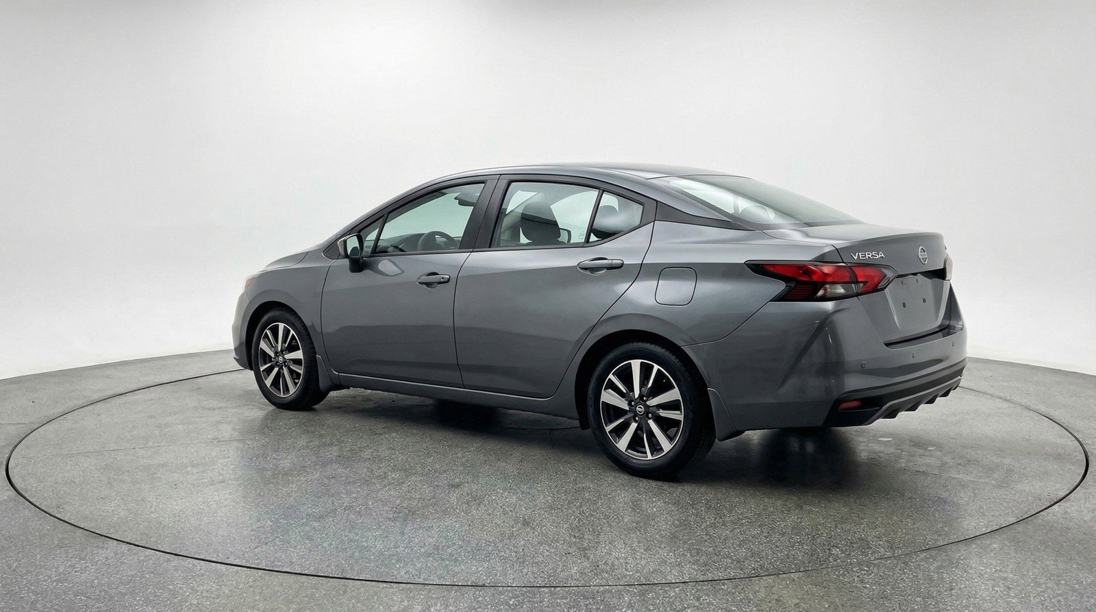 Used 2025 Nissan Versa SV image 6