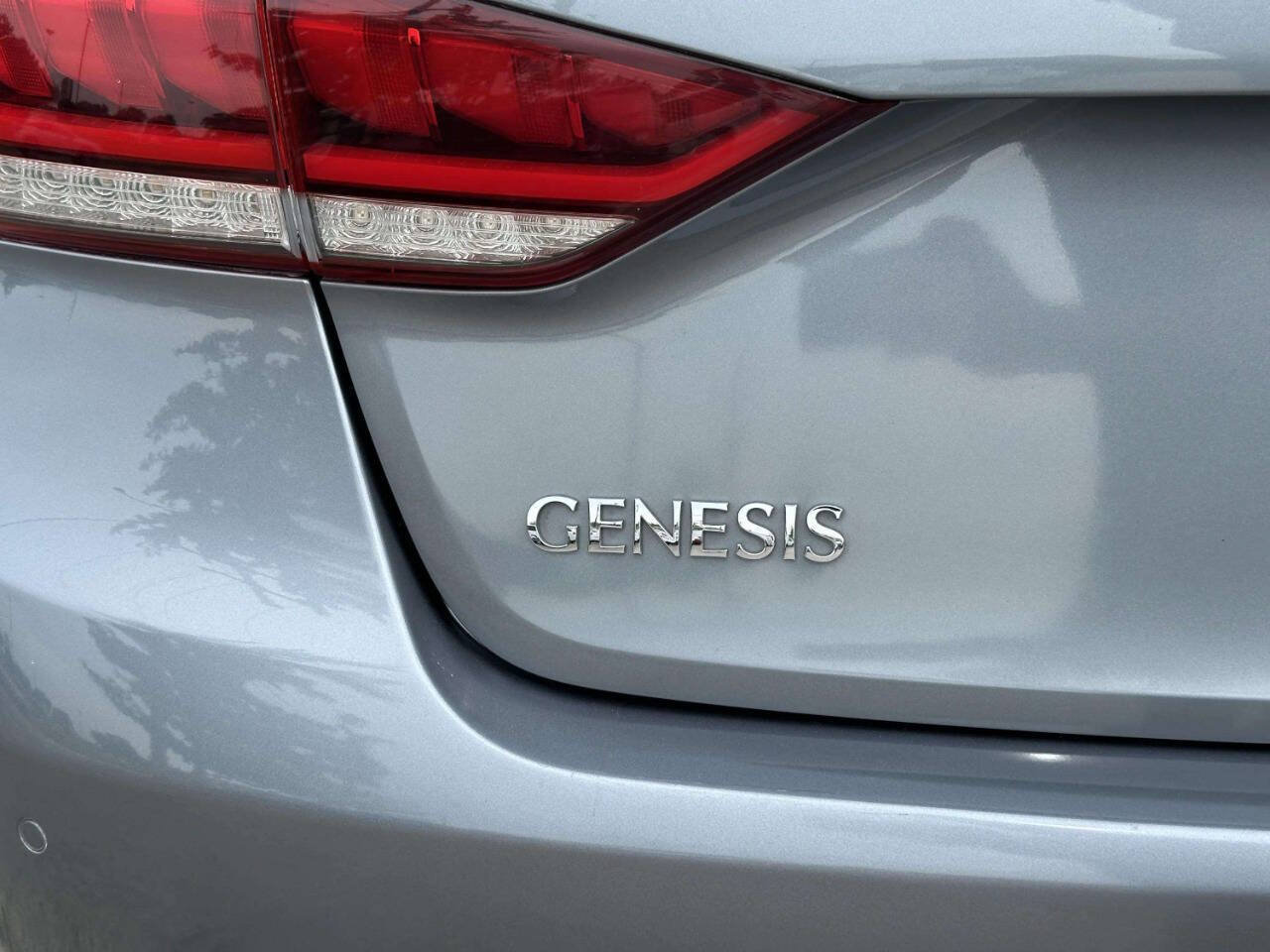 Used 2015 Hyundai Genesis 5.0 RWD image 40