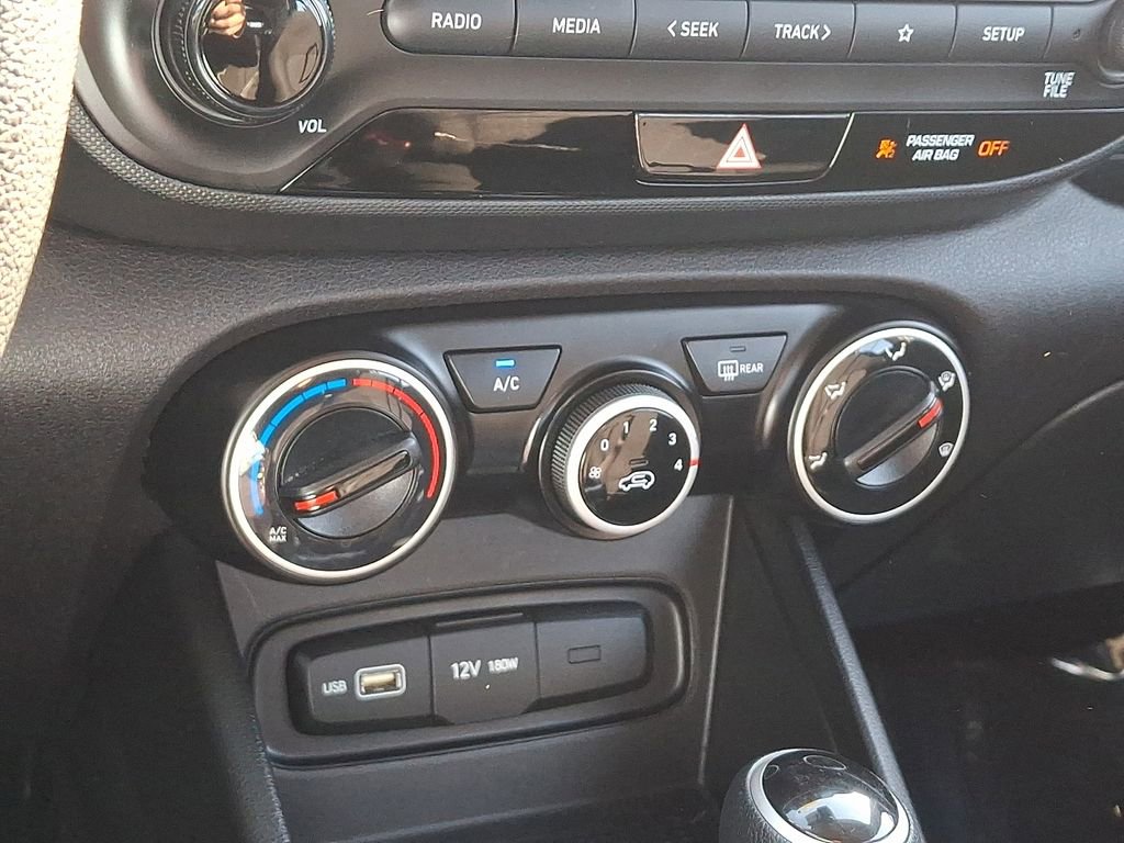 Used 2022 Hyundai Venue SE w/ Cargo Package image 15