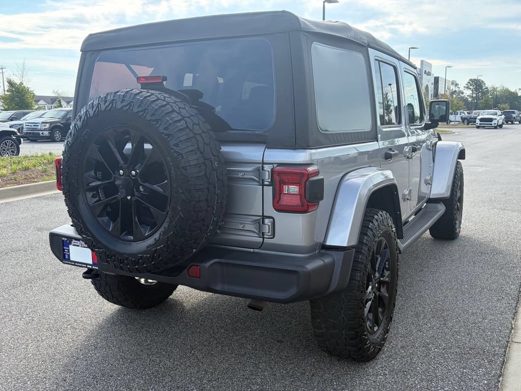 Used 2021 Jeep Wrangler Unlimited Sahara w/ Cold Weather Group AWD/4WD image 21