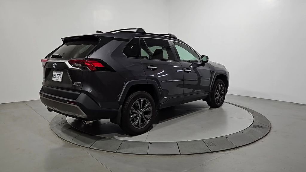 Used 2022 Toyota RAV4 Limited image 5