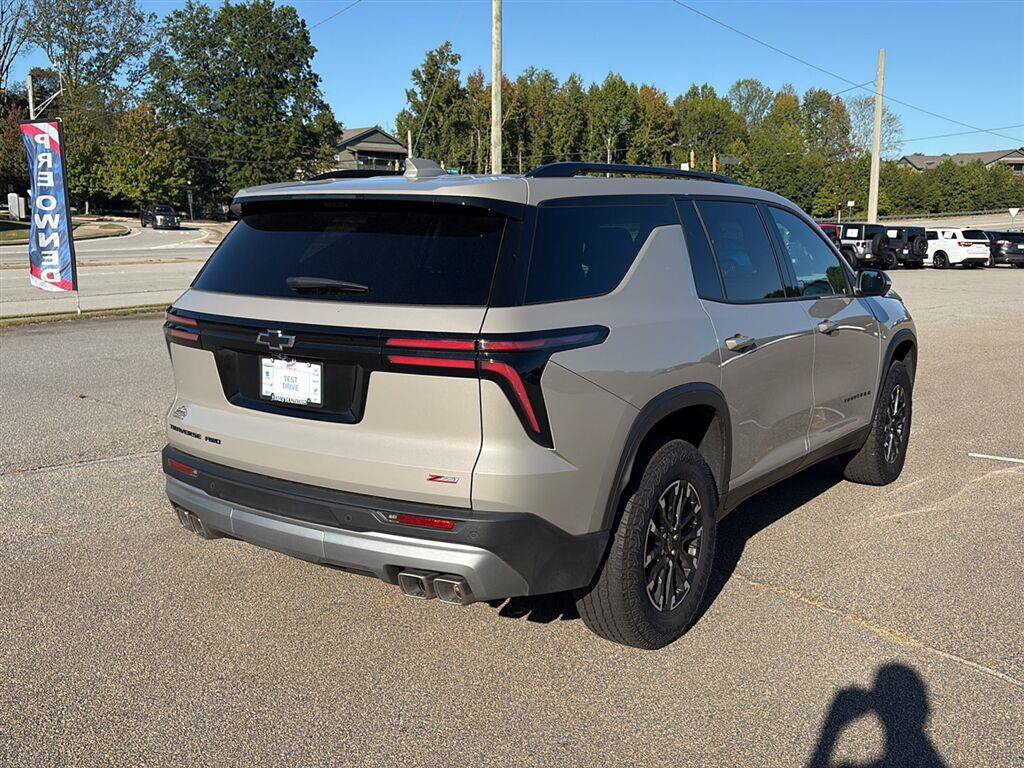 Used 2026 Chevrolet Traverse Z71 w/ Driver Confidence Package AWD/4WD image 3