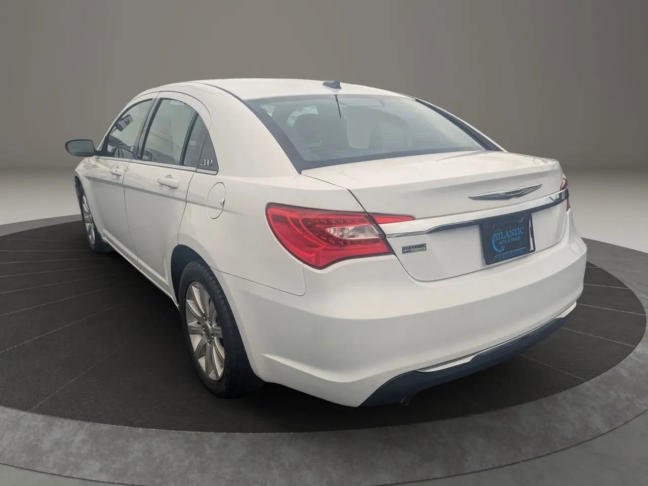 Used 2014 Chrysler 200 Touring image 7