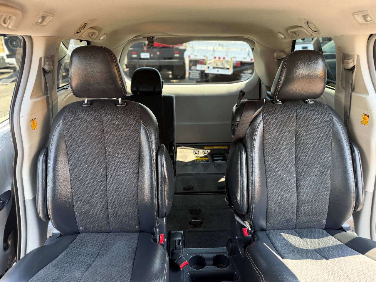 Used 2013 Toyota Sienna SE FWD image 25