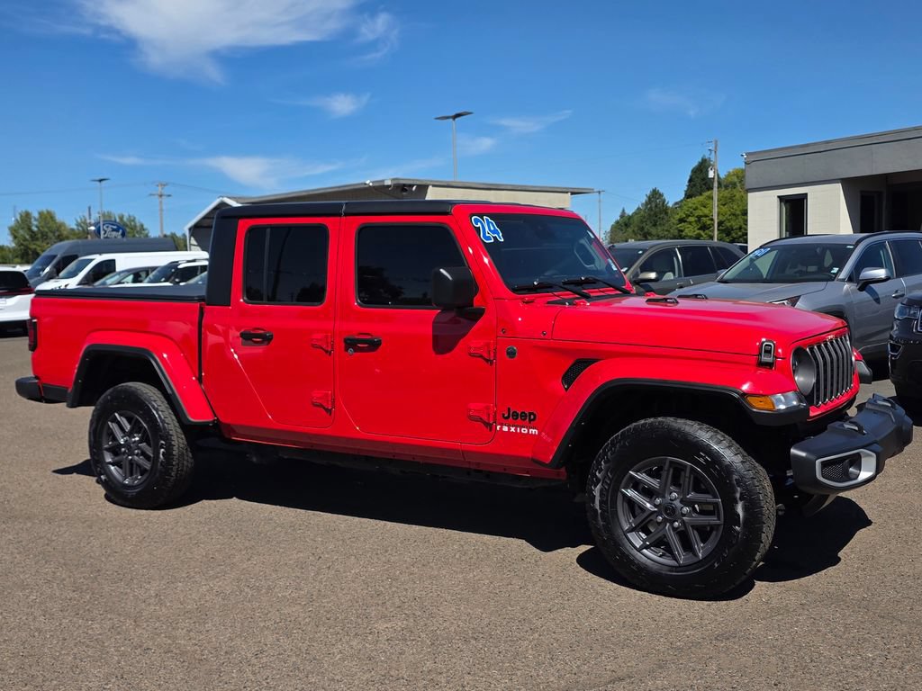 Used 2024 Jeep Gladiator Sport AWD/4WD image 3