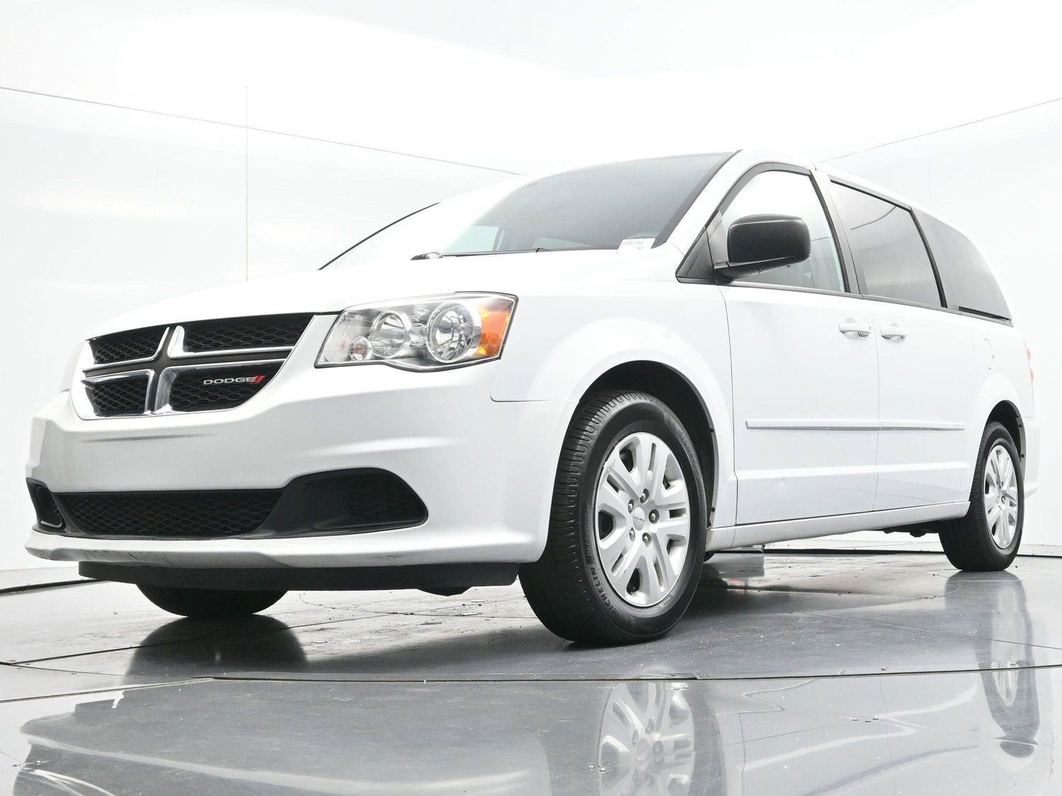Used 2017 Dodge Grand Caravan SE FWD image 36
