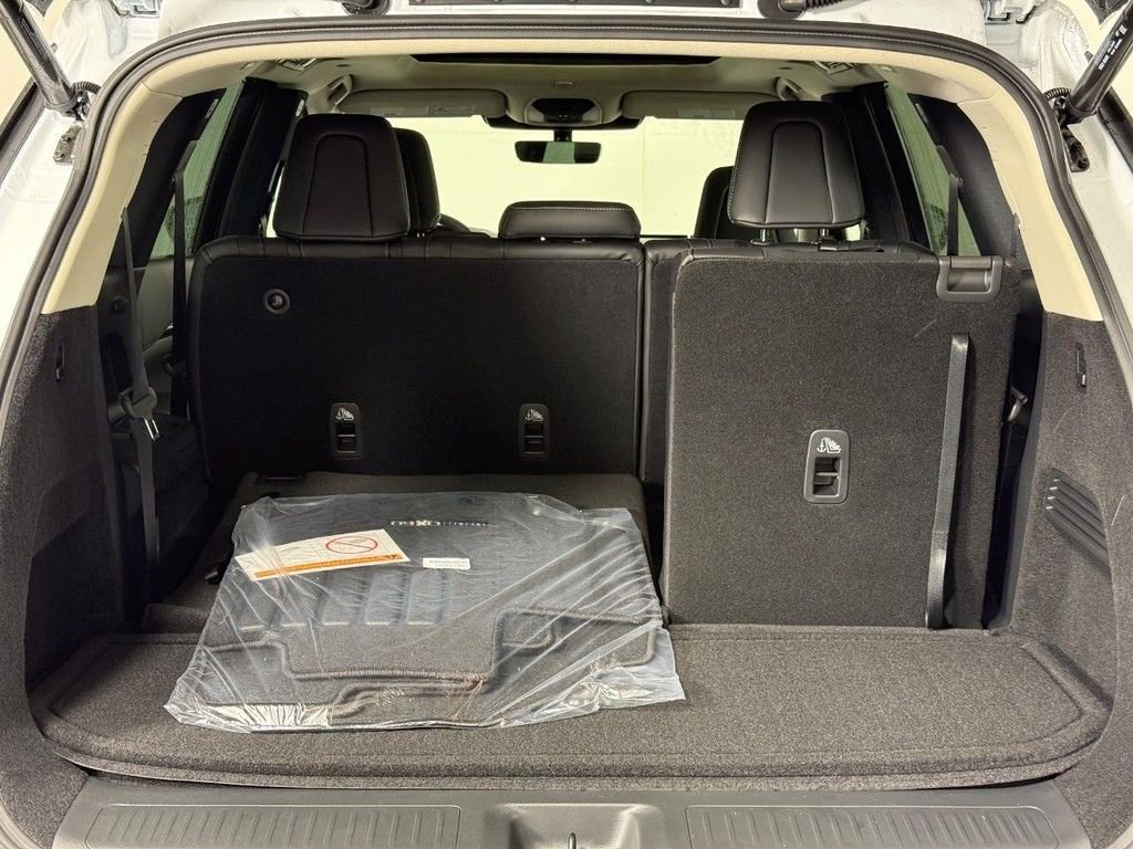 New 2026 INFINITI QX60 Luxe w/ Cargo Package image 6