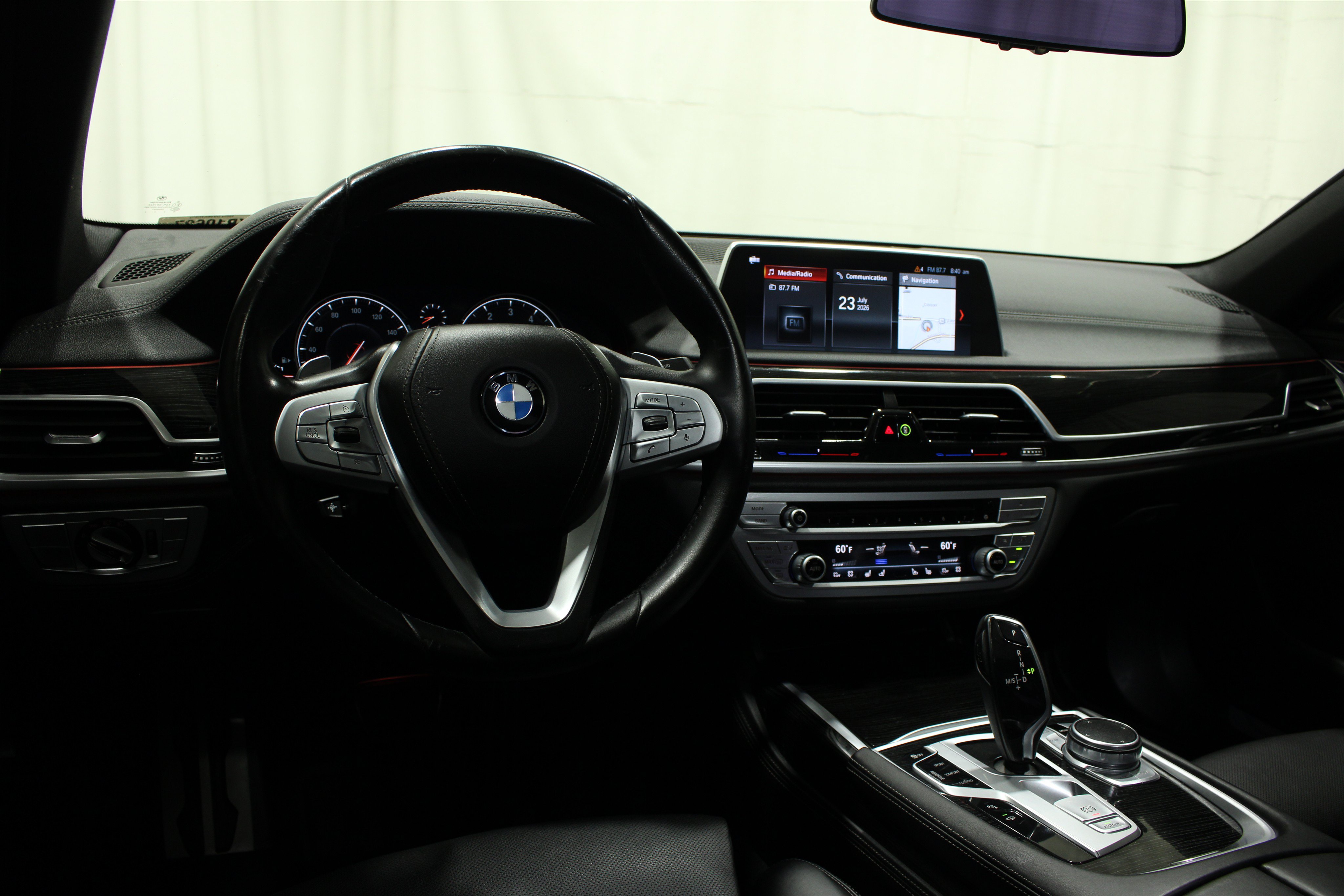 Used 2019 BMW 750i xDrive w/ M Sport Package AWD/4WD image 2