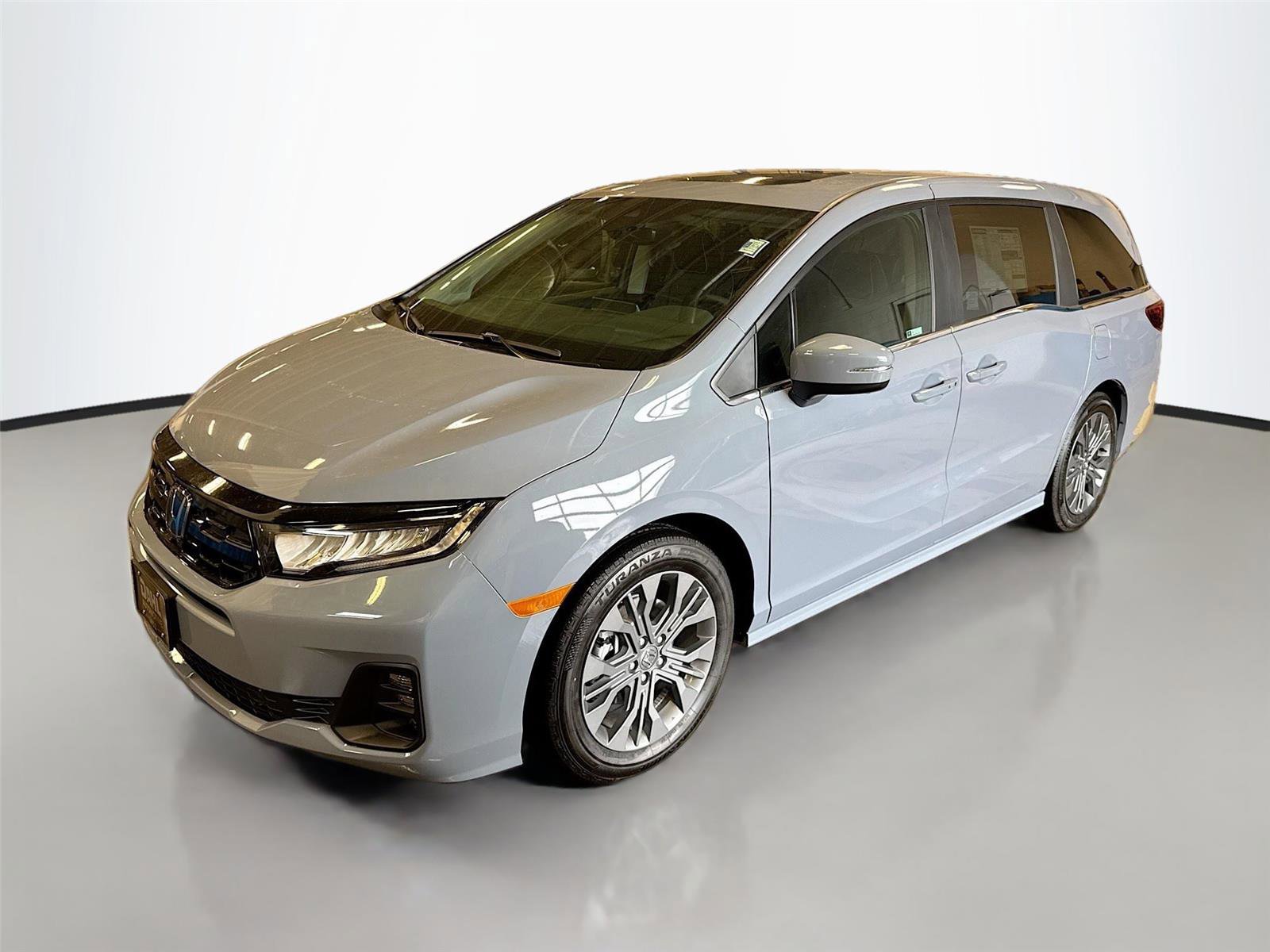 New 2026 Honda Odyssey Touring image 3