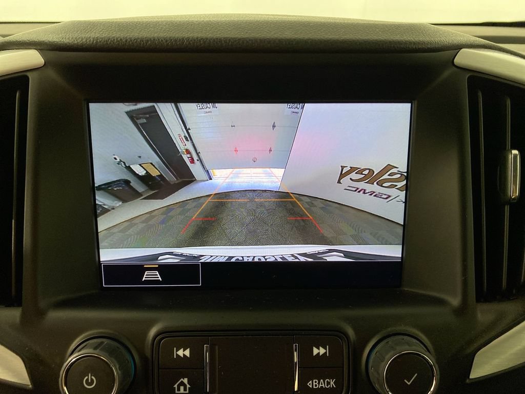 Certified 2024 GMC Terrain SLT w/ Infotainment Package II AWD/4WD image 17